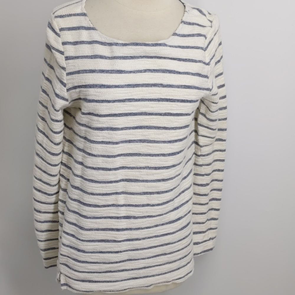 Pure & Simple white w blue striped top-sz M